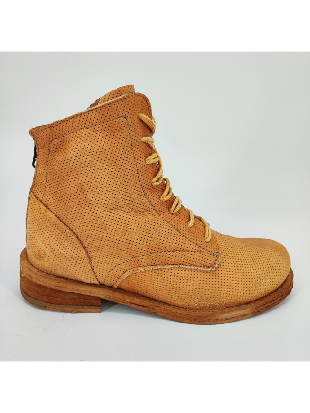 Felmini Women’s 6 US Boots Ankle Lace Up Perforated Leather Tan Brown